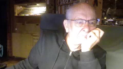 Snapshot of pomme1949 chatting on February 17, 10:07 am pomme1949 online show from February 17, 10:07 am