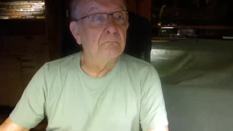 Snapshot of pomme1949 chatting on February 23, 5:14 pm pomme1949 online show from February 23, 5:14 pm