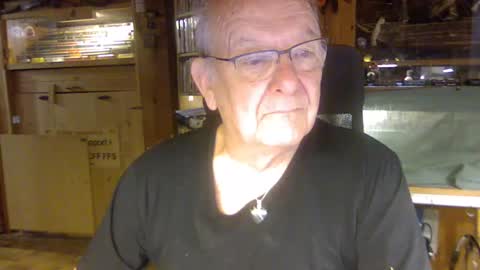 Snapshot of pomme1949 chatting on February 19, 9:50 am pomme1949 online show from February 19, 9:50 am