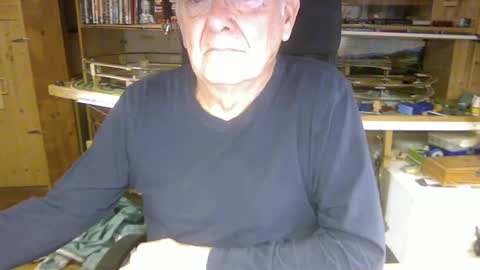 Snapshot of pomme1949 chatting on December 17, 9:50 am pomme1949 online show from December 17, 9:50 am