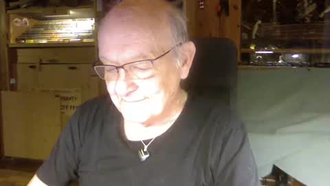 Snapshot of pomme1949 chatting on February 11, 3:29 pm pomme1949 online show from February 11, 3:29 pm