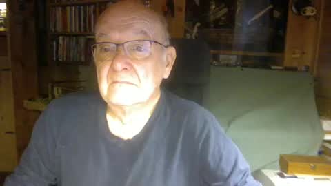 Snapshot of pomme1949 chatting on December 26, 10:05 am pomme1949 online show from December 26, 10:05 am