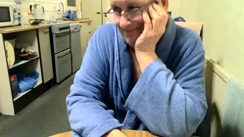 poshman65 online show from December 3, 11:02 pm