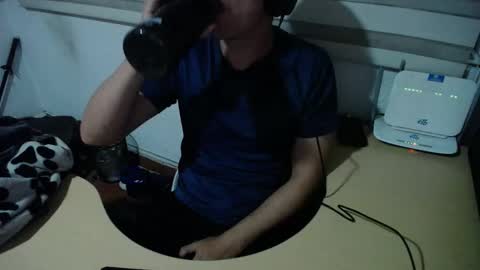 powerfulzeus2 online show from September 23, 2:11 am