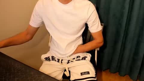 alex online show from November 17, 5:49 pm