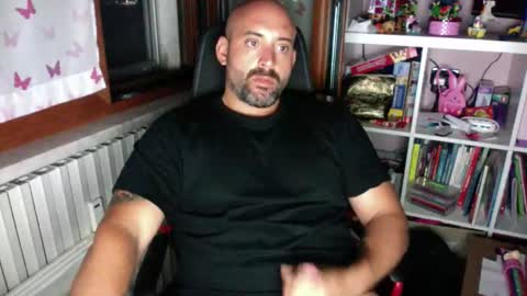 pretender1985 online show from September 8, 6:18 pm