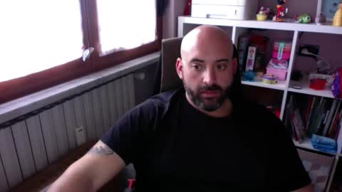 pretender1985 online show from April 14, 2:27 pm