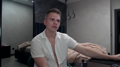 Justin online show from October 18, 11:53 pm