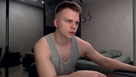 Justin online show from December 4, 3:43 pm