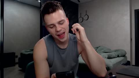 Justin online show from March 3, 1:28 am