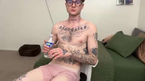 pretty boy online show from February 27, 5:41 am