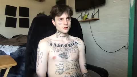 pretty boy online show from January 25, 7:28 pm