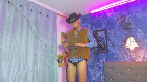 prince_arthur77 online show from March 4, 3:52 pm