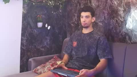 prince_arthur77 online show from February 3, 4:12 pm