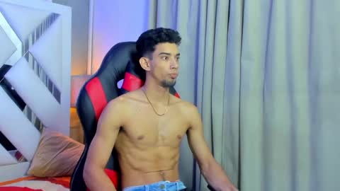 prince_arthur77 online show from November 23, 8:09 pm