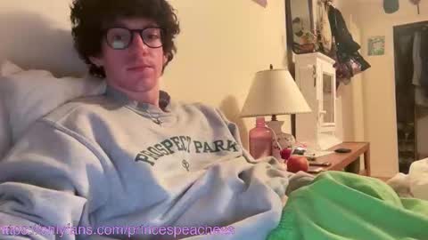 Peaches online show from December 14, 12:39 am