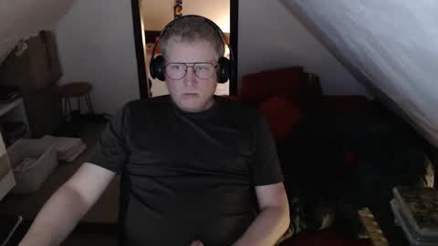 pussylovercb online show from April 16, 8:03 am