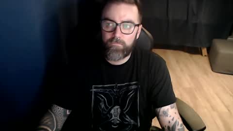 Snapshot of pyroxen chatting on October 18, 9:09 pm Yog Sothoth online show from October 18, 9:09 pm