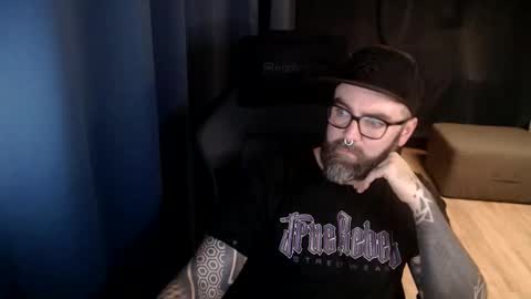 Snapshot of pyroxen chatting on October 11, 8:35 pm Yog Sothoth online show from October 11, 8:35 pm