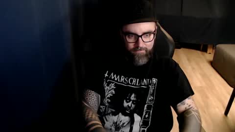 Snapshot of pyroxen chatting on October 25, 9:16 pm Yog Sothoth online show from October 25, 9:16 pm