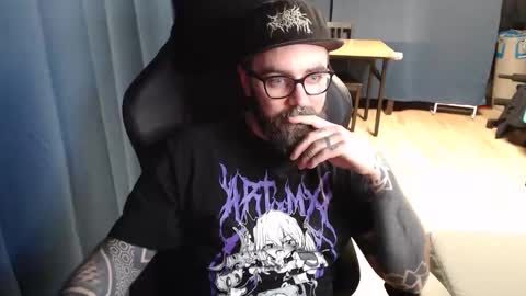 Snapshot of pyroxen chatting on March 8, 9:40 pm Yog Sothoth online show from March 8, 9:40 pm