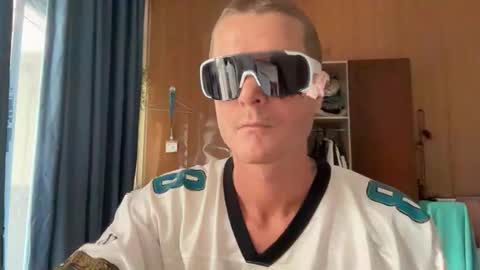 rabbit_eyes69 online show from November 16, 4:47 am