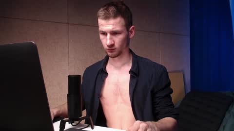 Snapshot of rainbow_farmer_james chatting on December 27, 5:59 pm Rainbow James  online show from December 27, 5:59 pm
