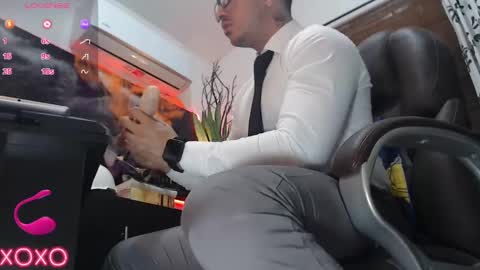 randylukehot online show from October 9, 9:47 am