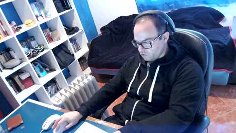 ravingr3d3 online show from January 14, 9:24 am