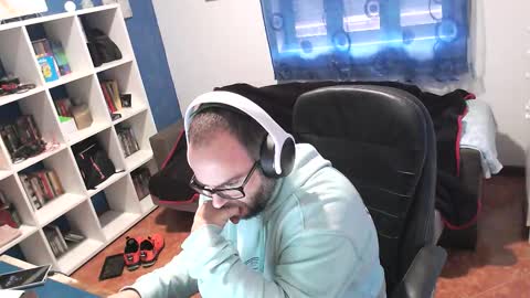 ravingr3d3 online show from December 4, 9:49 am