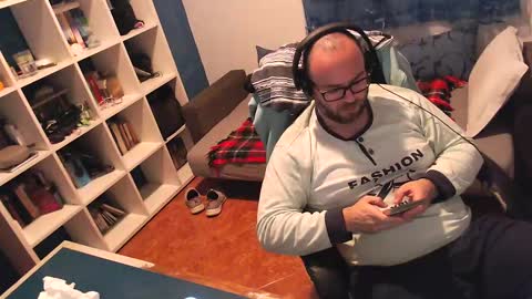 ravingr3d3 online show from March 10, 1:01 am