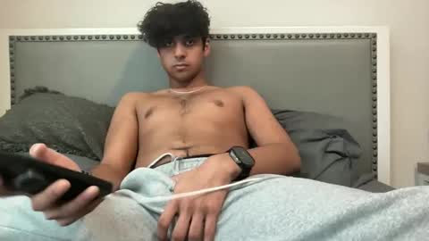 raymondg8596 online show from November 18, 3:16 pm