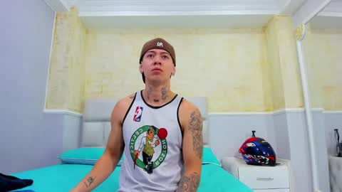 Raymond Stonee online show from February 9, 2:07 pm