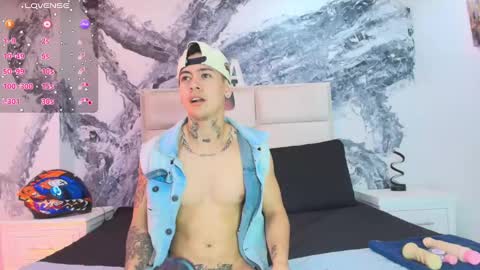 Raymond Stonee online show from January 8, 1:20 pm