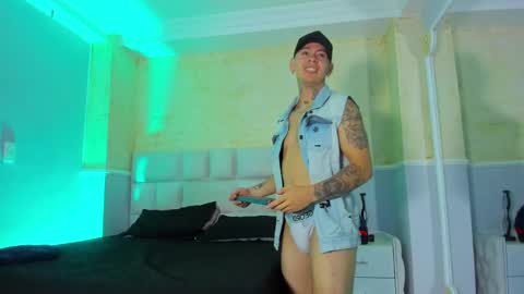 Raymond Stonee online show from December 30, 12:52 pm