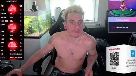 Rayzel online show from May 25, 5:52 pm