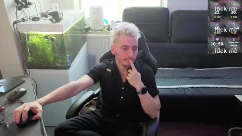 Rayzel online show from February 3, 11:15 am