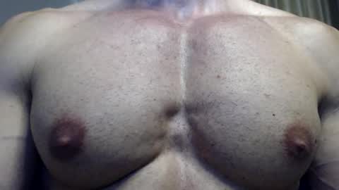 razorramon13 online show from December 22, 9:39 am