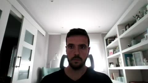 rbaggio24 online show from June 18, 8:27 am