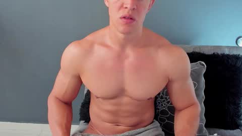 twitter REECET26 instagram RECCETAYLOR online show from September 26, 3:43 pm