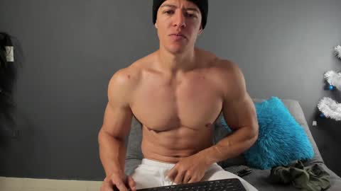 twitter REECET26 instagram RECCETAYLOR online show from December 15, 11:45 am