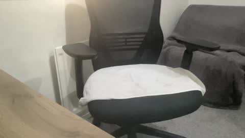 hornyslutbear online show from February 2, 7:52 am