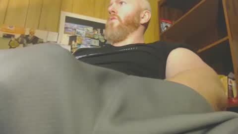 theredhead4fun online show from December 5, 7:10 pm