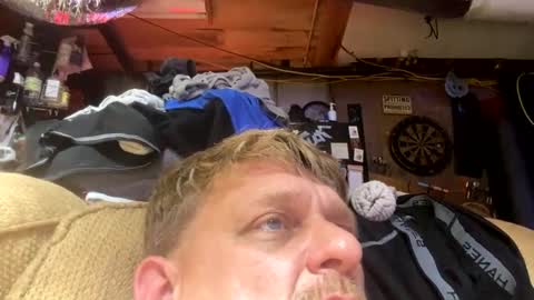 Lee online show from February 6, 10:43 pm