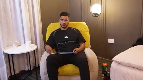 Reik online show from April 9, 12:00 pm