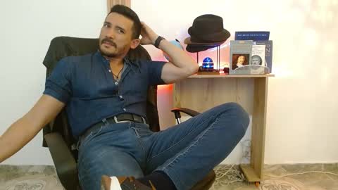   REIKO  online show from November 18, 7:28 pm