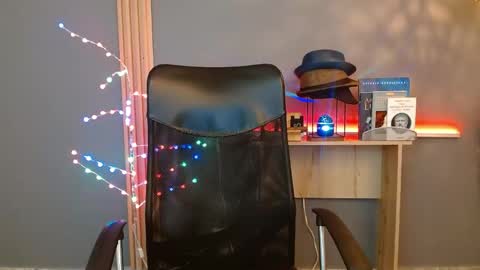   REIKO  online show from February 23, 7:48 pm