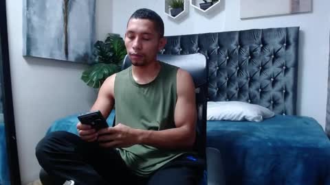 richar_voller online show from November 15, 11:45 am