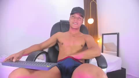 Snapshot of ricky_owens1 chatting on January 13, 10:45 pm Ricky  online show from January 13, 10:45 pm