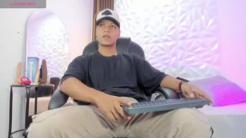 Snapshot of ricky_owens1 chatting on October 20, 2:43 pm Ricky  online show from October 20, 2:43 pm